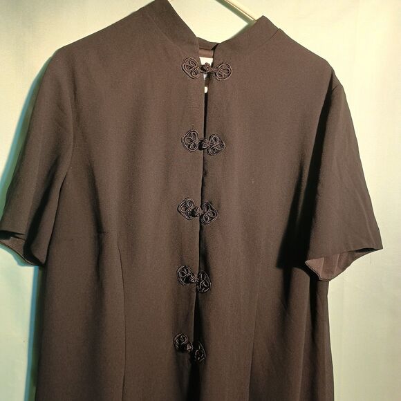 Vintage Black Cheongsam Dress – Mandarin Collar Maxi with Frog Buttons - Picture 2 of 4